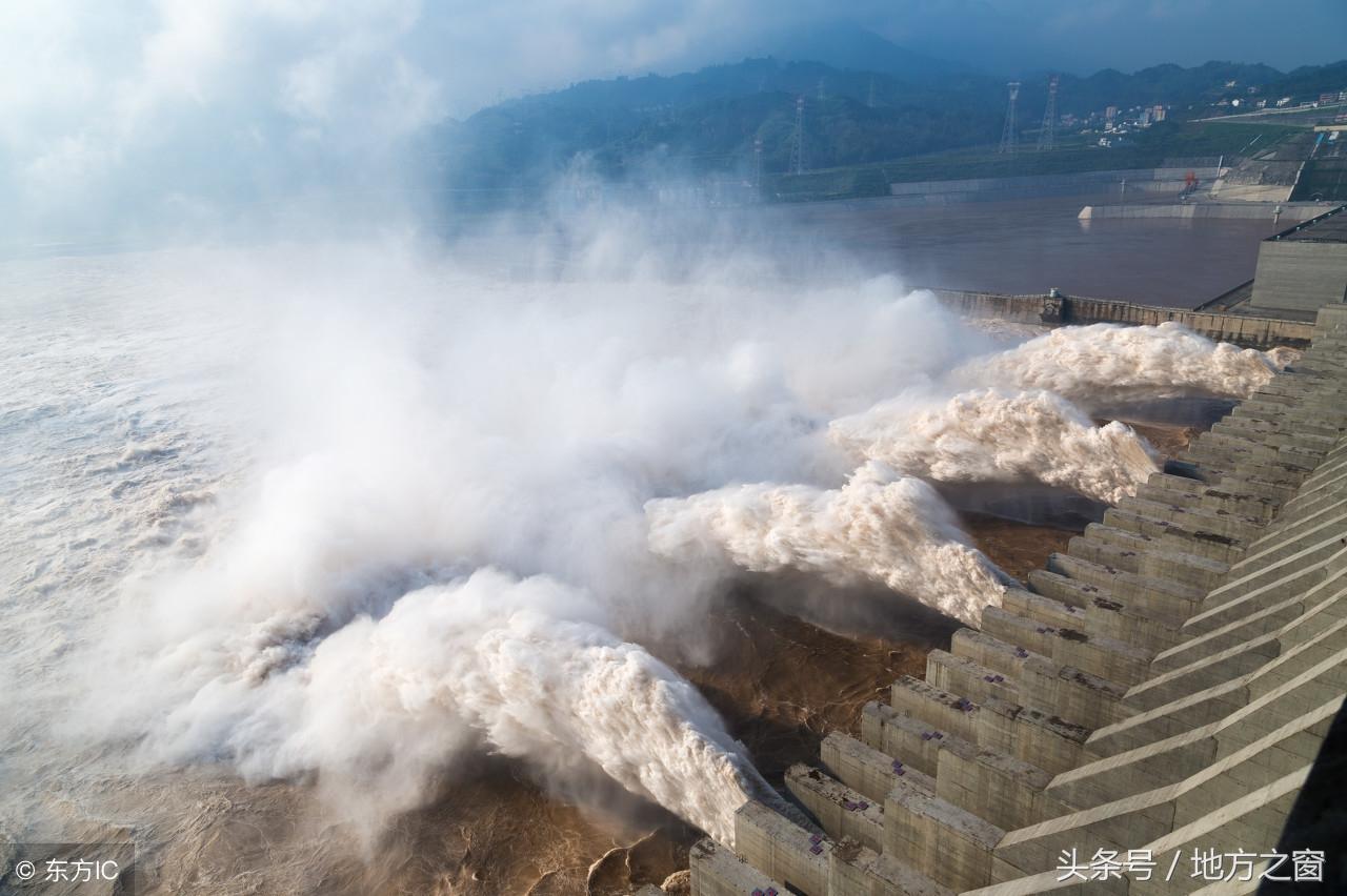 实拍：壮美的三峡大坝，全长3335米，高达185米