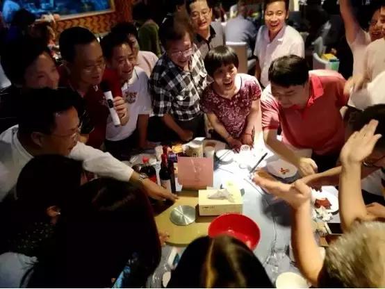 中秋博饼游戏规则，福建中秋博饼的来历（你可晓得谁留下的游戏）