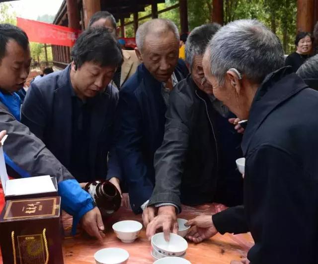 江西天柱峰景区在什么地方，重阳节过的都那么有意义