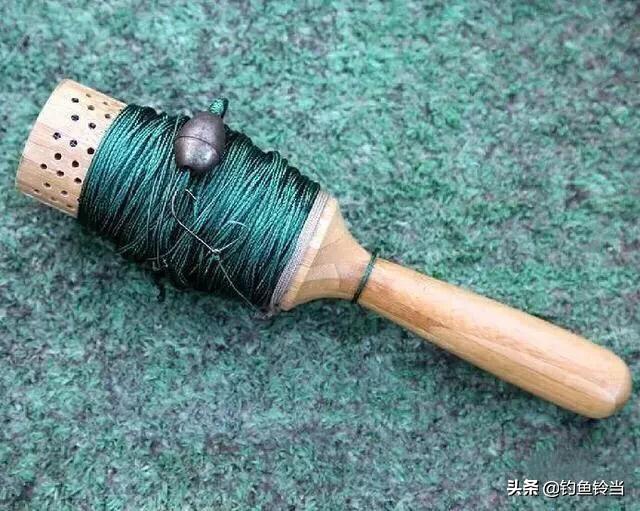 无需鱼竿也能钓鱼！手绑鱼线技巧视频教学，简单易学，轻松上手野钓新玩法