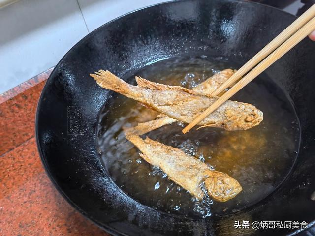 怎么做一条小黄鱼才好吃，火爆网络的香酥小黄鱼不要再买了