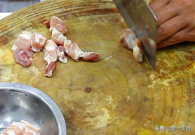 怎么素炒长豆角，素炒长豆角丝（厨师长炒的长豆角一周都吃不腻）