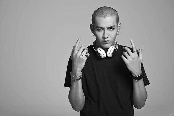 吴亦凡最新消息近况，吴亦凡到底判没判（警方通报吴亦凡因涉嫌强奸罪被刑事拘留）