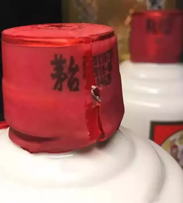 茅台假酒的鉴别方法，茅台酒的真假鉴别方法（新版飞天茅台已有假酒）