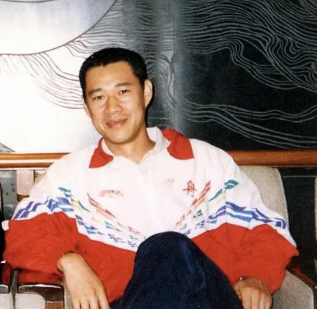 张丰毅：和吕丽萍离婚，娶小12岁的霍凡，与儿子关系一言难尽