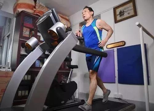 私生饭是什么意思，私生饭是什么意思张碧晨（陈坤分享晨跑暖心经历）