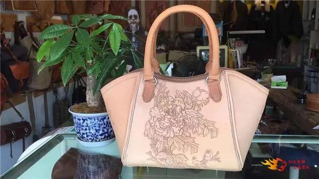 用纸怎样包花，用纸包花怎么包（云南省首届“非遗购物节”在楚雄开启）