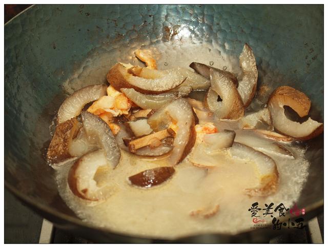 红烧海参正宗做法，红烧海参的家常做法（红烧海参：中秋节家宴露一手）