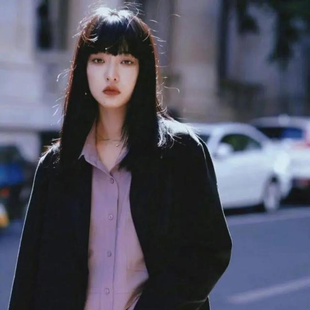 陈妤/剩下的明天更新吧/快来催更陈妤阿/被爱好似靠山，微信头像，陈妤/剩下的明天更新吧/快来催更陈妤阿/被爱好似靠山（头像，冷淡风头像）