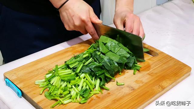 菠菜汁和面怎样做更绿，怎样使菠菜汁和面更绿（让你找回小时候的味道）