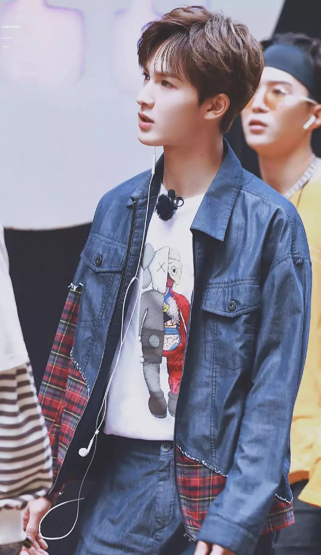 kaws是什么牌子，kaws是什么牌子芝麻街（制造优衣库版《釜山行》的kaws）