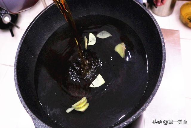 水煮虾蘸料制作方法，水煮虾蘸料怎么调好吃（广式白灼虾不是简单水煮）