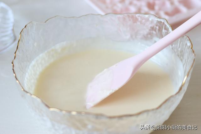 自制奶酪片窍门，怎么做奶酪片（教你在家做双色奶酪）