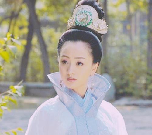 6,杀灭央部分皇帝为了得到天芒,将柴郡主变成柴丝言