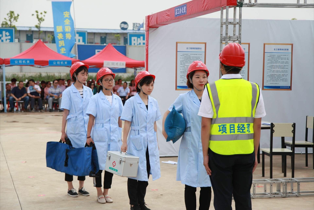 工程帽子的颜色有什么区别，工地帽子颜色等级分别是什么（工地上安全帽颜色代表身份）