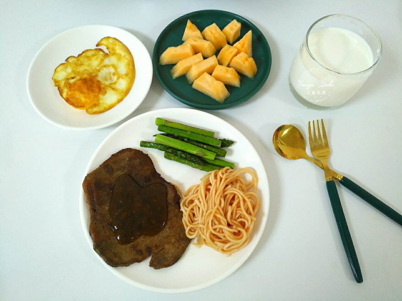 学生早餐100zhǒng(中学生的早餐,一周不重样,简单丰盛,网友:这是亲