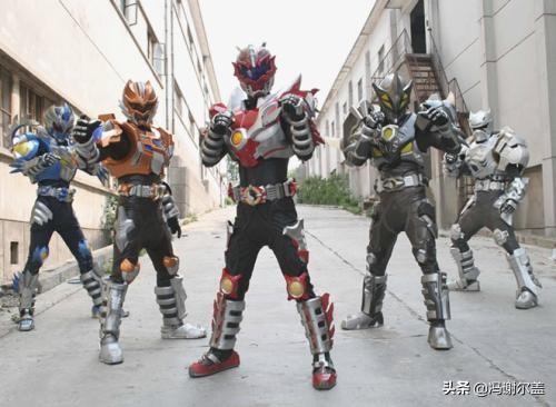 铠甲勇士主题曲，铠甲勇士主题曲为了心中的梦（国产特摄神剧《铠甲勇士》的发展史）