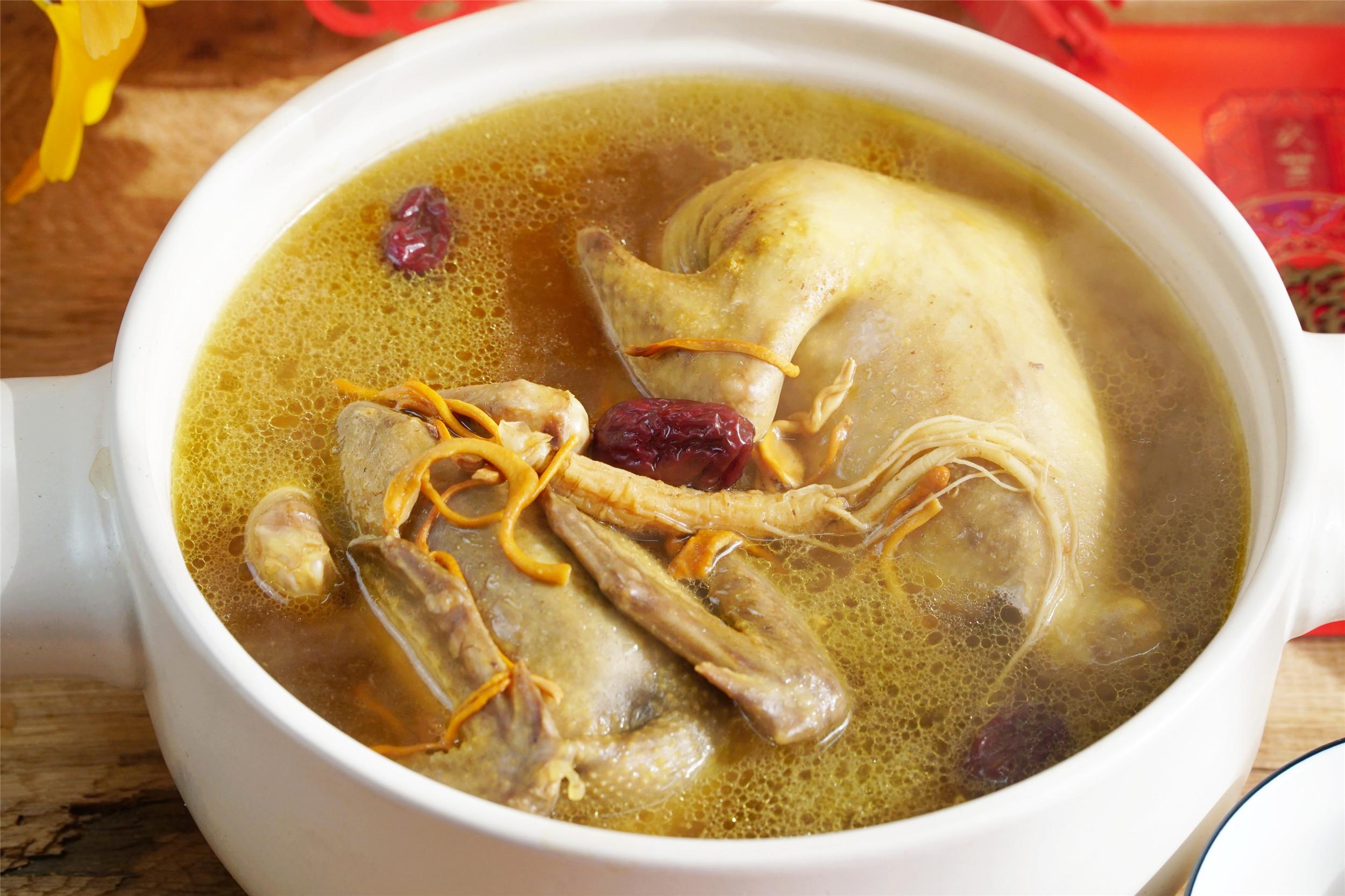 炖鸽子最忌三zhǒng调料(老话说"一鸽胜九鸡",鸽子汤特别滋补的炖法