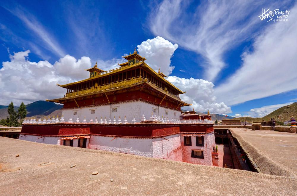 西藏历史上首座寺院很奇特，三层主殿三种风格，藏式汉式和印度式