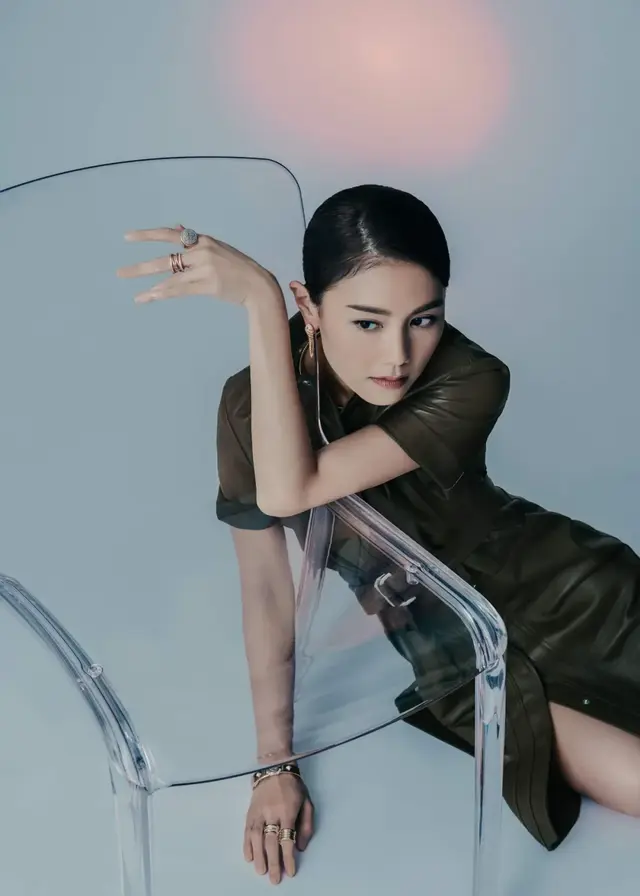 冷瞳～挚爱あ倾雪网名，冷瞳～挚爱あ倾雪微信昵称（十年香港嫩模浮沉史）