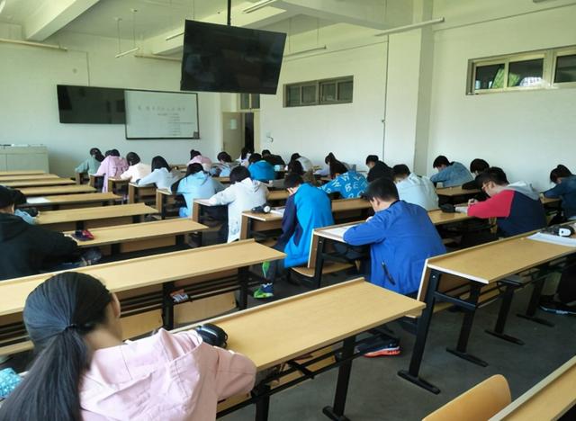 六级多少分算过，cet6多少分算过（到底是425分还是426分）