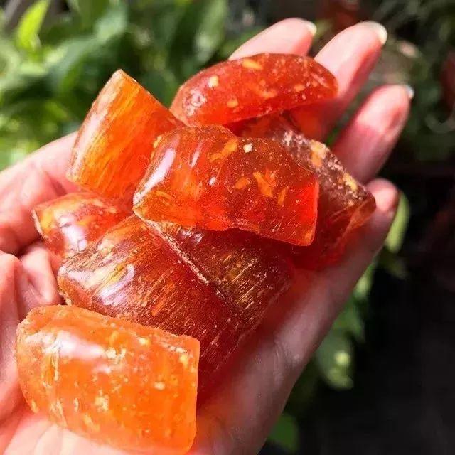 梨膏糖的功效与作用，百草梨膏糖的功效（七代传承流传下来的古法梨膏糖）