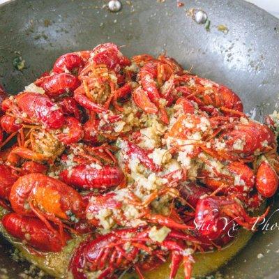 蒜泥龙虾需要哪些调料（#最爱盒马小龙虾#正宗盱眙蒜泥小龙虾）