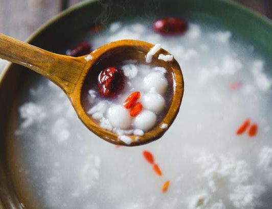 醪糟有什么好处，女人经常吃醪糟会湿气重吗（醪糟是老祖宗留下的好食物）