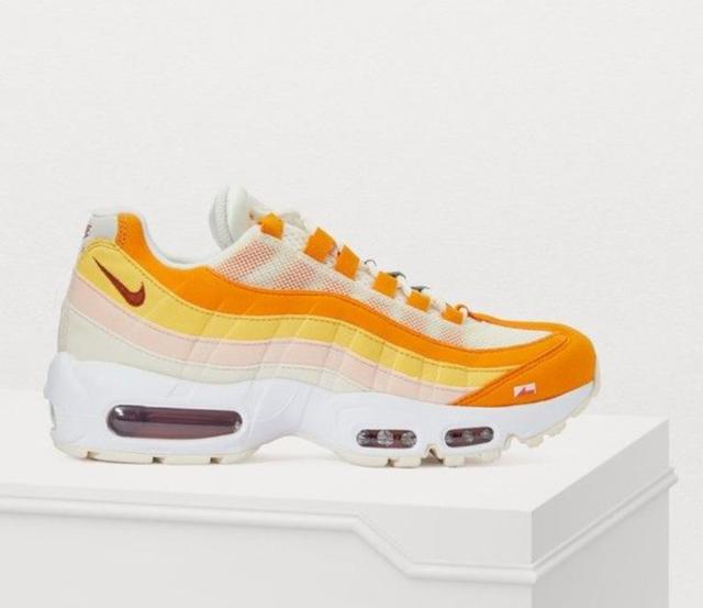 抖音整个夏天想和你环游世界是什么歌，整个夏天都想和你环游世界的歌（这是肯豆最最甜的一次）