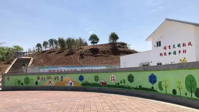 禾加一笔是什么字，禾字加一笔是什么字（乡村变美、群众变富...看）