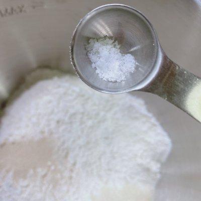 怎么做甜甜圈简单做法，怎么做甜甜圈简单做法不用烤箱（百吃不厌的家庭版甜甜圈）