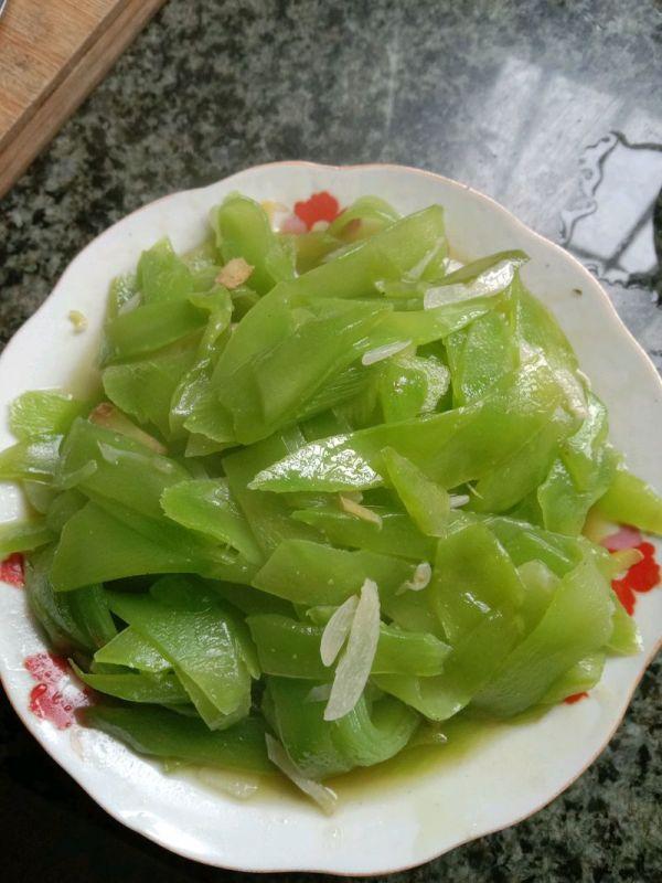 莴笋怎么做好吃，清炒莴笋怎么做好吃（素炒莴笋这么做）