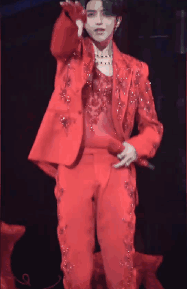 爱豆 黄明昊 若芽色终会铺成海.，微信头像，爱豆 黄明昊 若芽色终会铺成海.（请爱豆们住在舞台上）