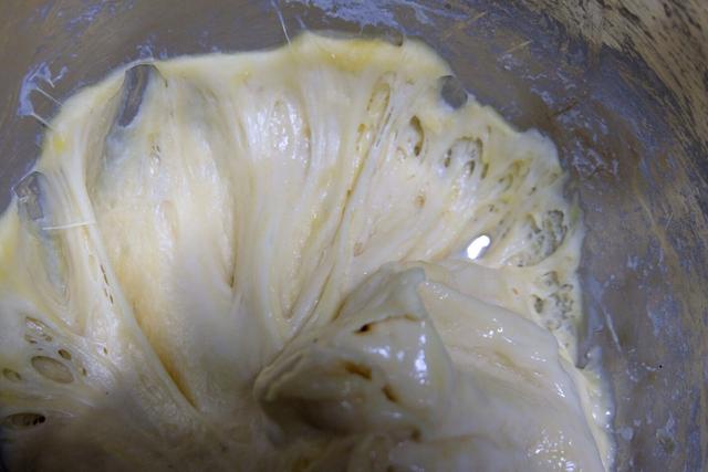 炸油饼面怎么和，炸油饼怎么和面（20年老店的炸油饼配方）