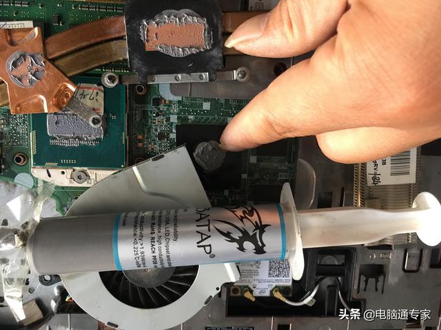 电脑清灰怎么清，电脑清灰的好处（笔记本电脑清灰的一些知识介绍）