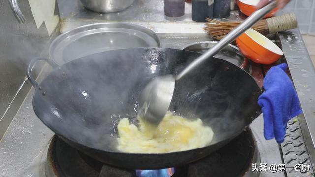 酸辣鸡蛋汤的做法，鸡蛋酸辣汤的家常做法（看看大厨都用的啥配料）