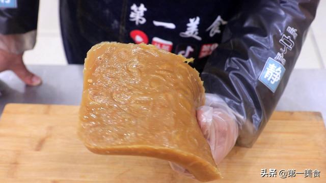 猪皮冻的正确做法，猪皮的正确做法视频（这才是猪皮冻的正确做法）