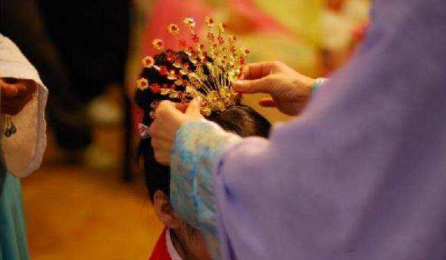 及笄什么意思(什么是"弱冠"和"及笄",弘扬国学,两者能否回归?