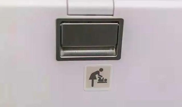 婴儿坐飞机要买票吗，儿童坐飞机要买票吗（带宝宝坐飞机不简单）