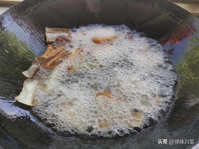 油溫170度怎麼判斷,170度油溫用筷子怎麼試(廚師教你炒菜正確掌握油溫