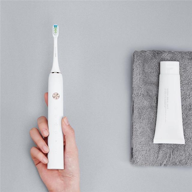 电动牙刷怎么刷牙，如何用电动牙刷刷牙（用“电动牙刷”刷牙是否更健康）