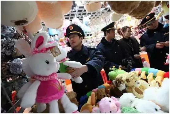 自制钢珠驽弓过程，自制玩具弩的方法（钢珠、弓弩、氢气球、仿真玩具枪）