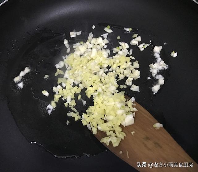 女生吃生蚝的功效和作用，女人吃生蚝有什么好处（“天然营养品”一斤才十块钱）