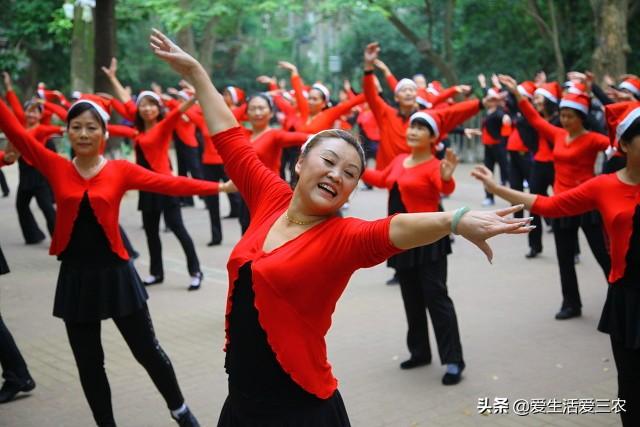 收旧衣服的渠道有哪些（五个回收废旧衣服的好方法）