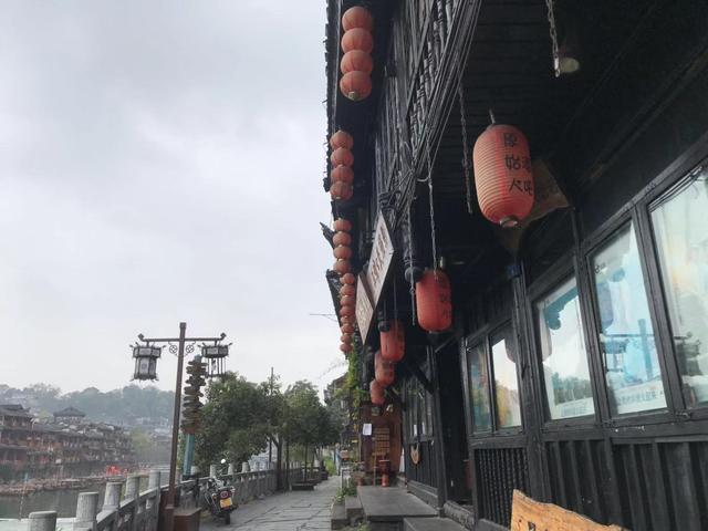 凤凰古镇在哪，令人充满无限遐想的地方（为什么现在越来越多的人不想去这里）