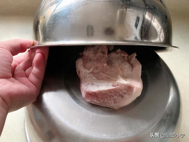 猪肉解冻最正确的方法，肉质鲜美像刚买的一样