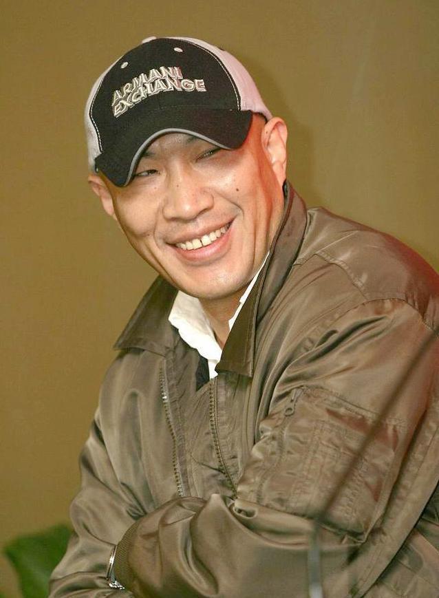 石兆琪：上世纪80年代走红，荧屏硬汉也柔情