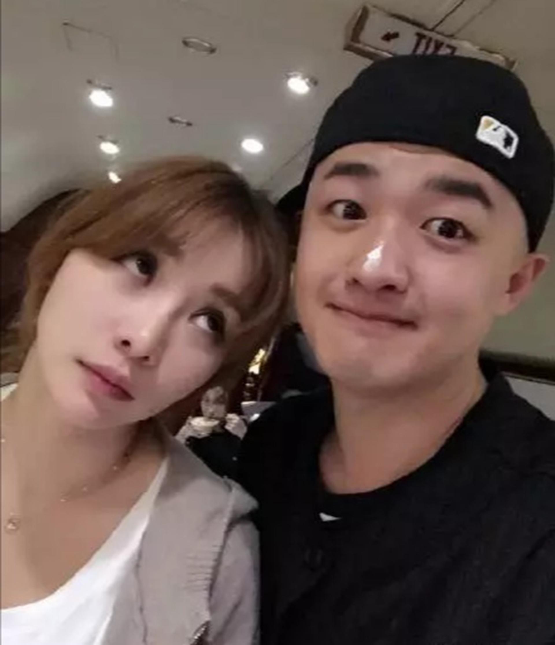 那是2016年,包贝尔婚礼上,柳岩在"伴郎闹伴娘"环节中,差点被扔到水中.