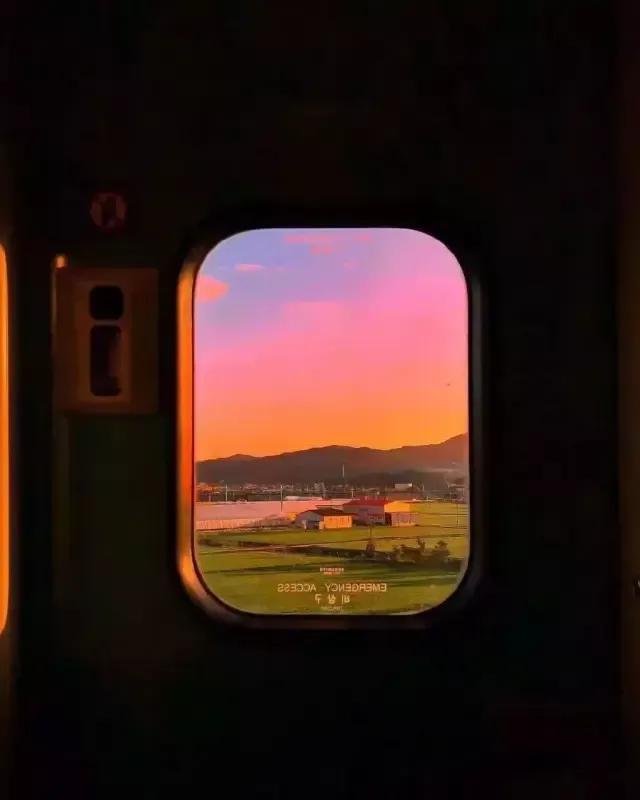 落日晚霞朋友圈背景，落日晚霞朋友圈背景图（朋友圈背景图）