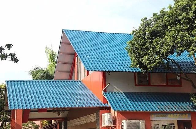 房顶用什么瓦好看又耐用,屋顶用什么瓦经济耐用(用树脂瓦代替粘土)